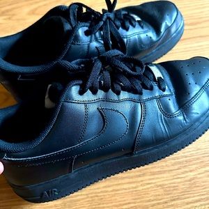 Men’s Black Nike Air Force 1 low